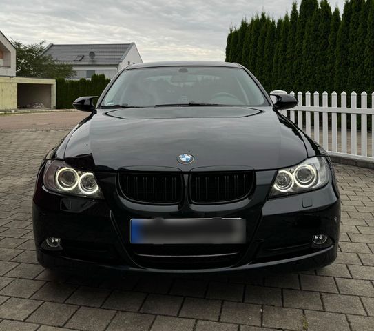 BMW E90 318i