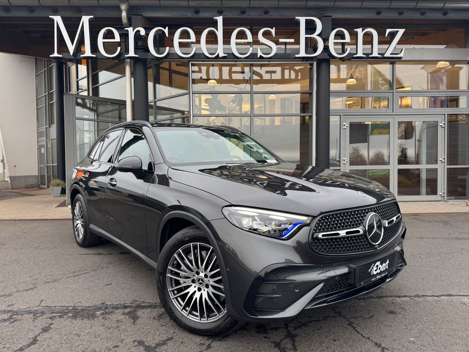 Fahrzeugabbildung Mercedes-Benz GLC 220d 4M AMG+AHK+Burm+STH+360+Night