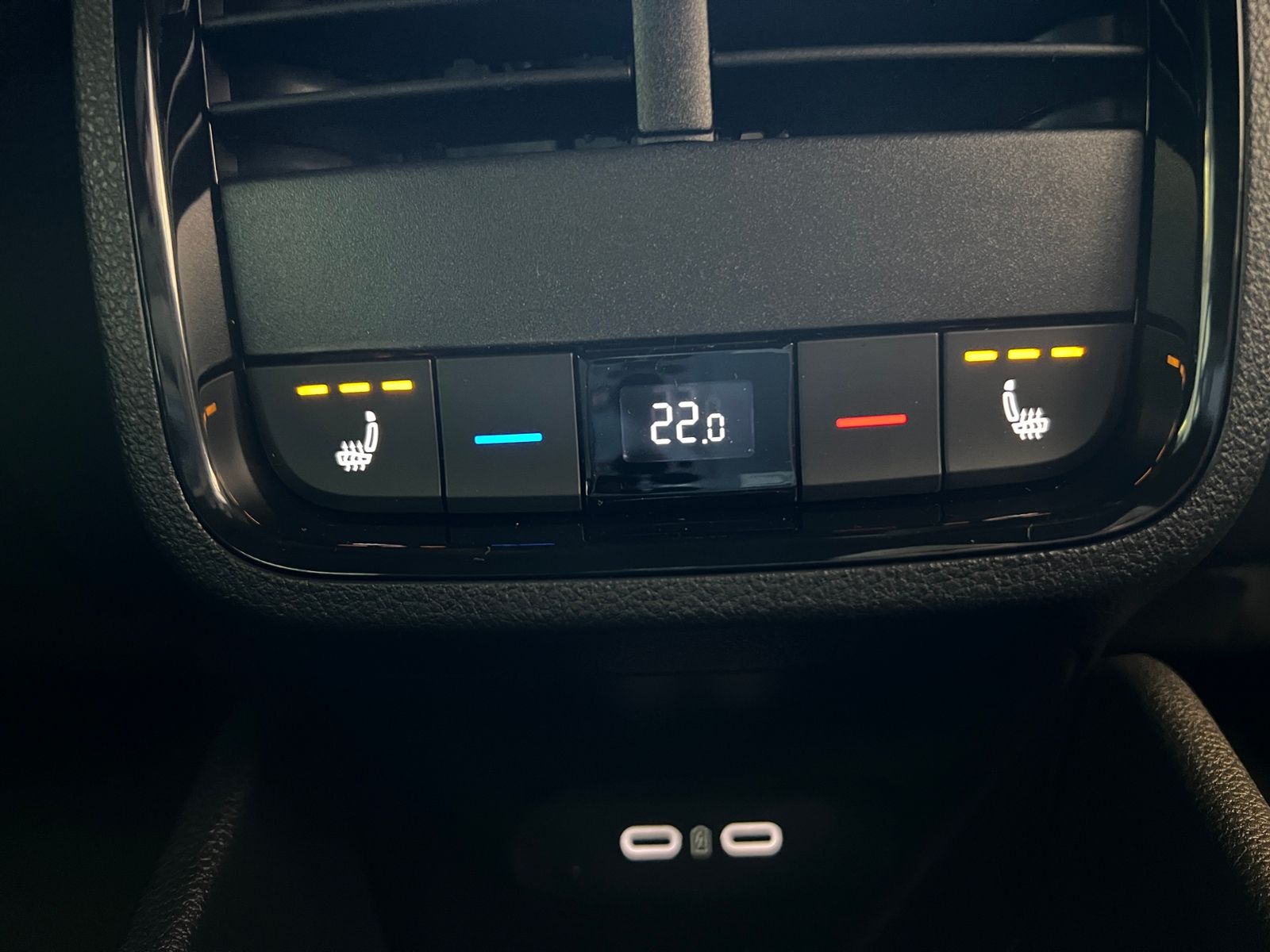 Fahrzeugabbildung SKODA Octavia Combi IV Sportline 2.0 TDI DSG *AHK, LED