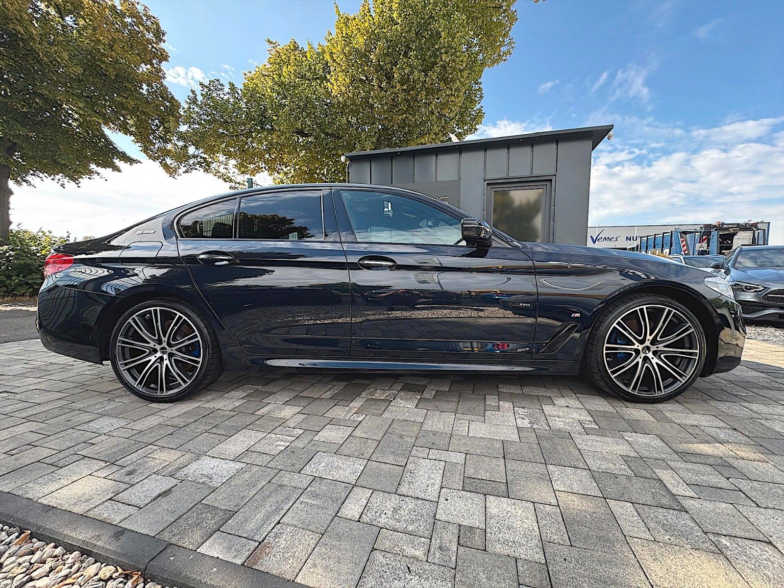 Fahrzeugabbildung BMW 530e Hybrid M Sport Shadow *ACC*LED*Display Key*
