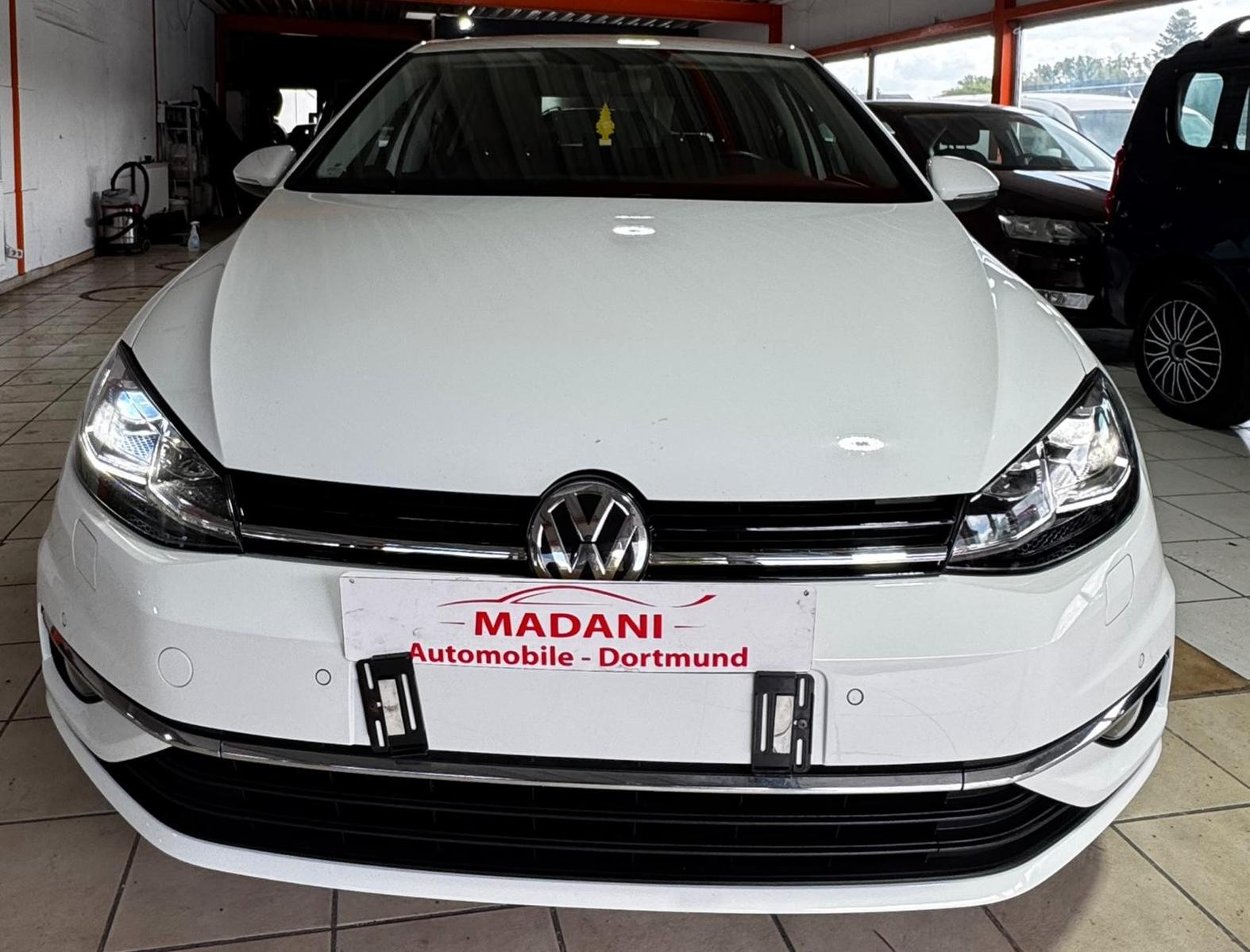 Volkswagen Golf VII Lim. Highline BMT/Start-Stopp/Automatik
