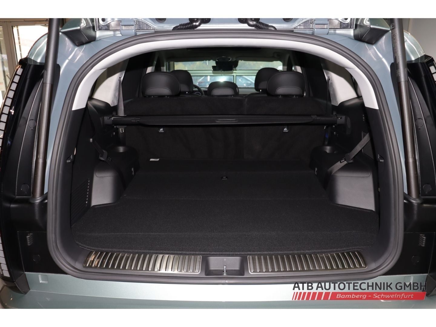 Fahrzeugabbildung Hyundai IONIQ 9 7-Sitzer MY26 110 kWh 307 PS 4WD UNIQ