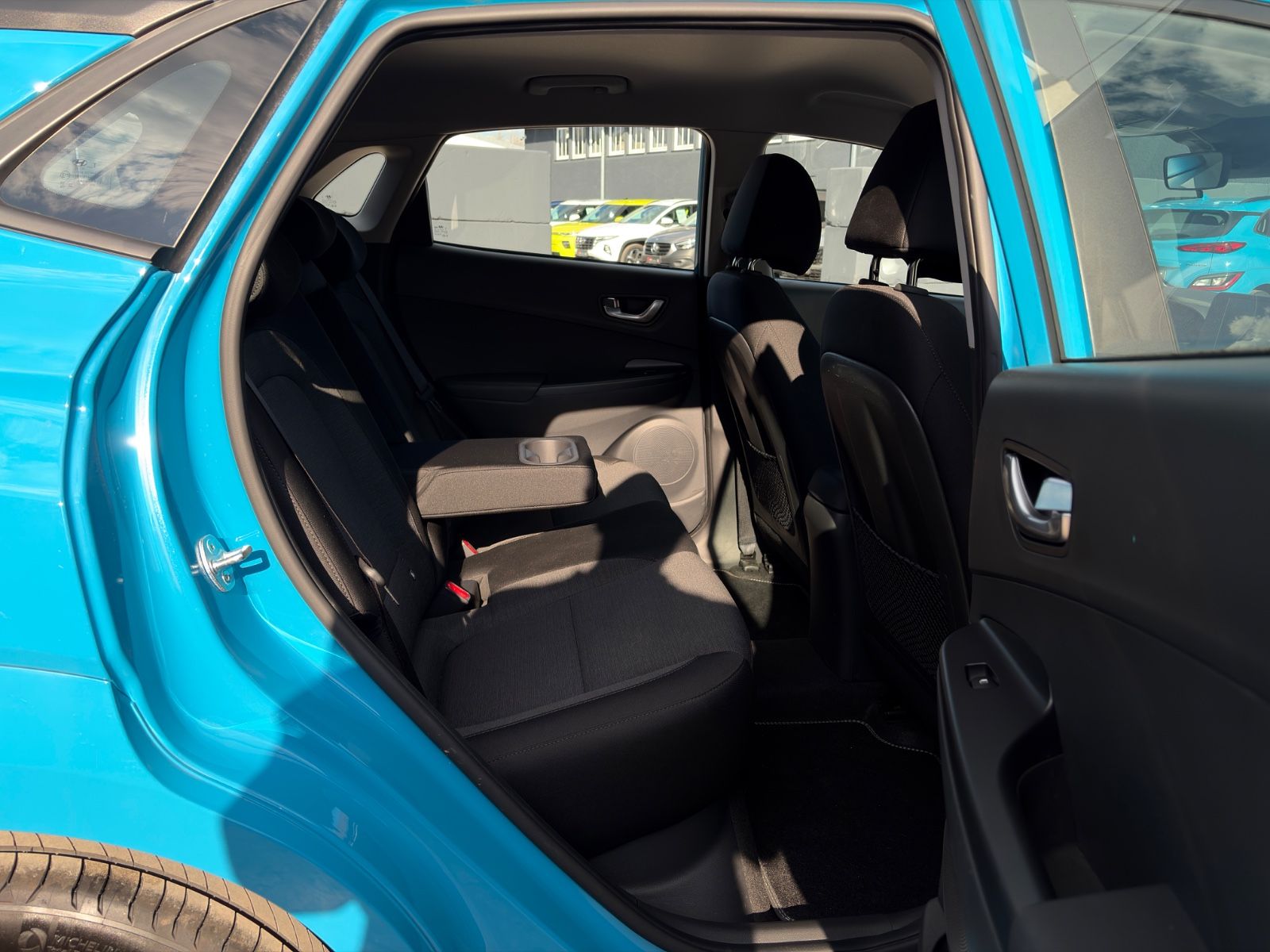 Fahrzeugabbildung Hyundai KONA E Select 2WD ACC LKAS SHZ LHZ CAM CarPlay