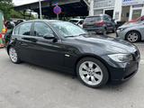 BMW 325d Lim.*el.GssD*LEDER*SHZ*PDC*HiFi*XENON*TEMP. - BMW 325 aus 2007: 325d