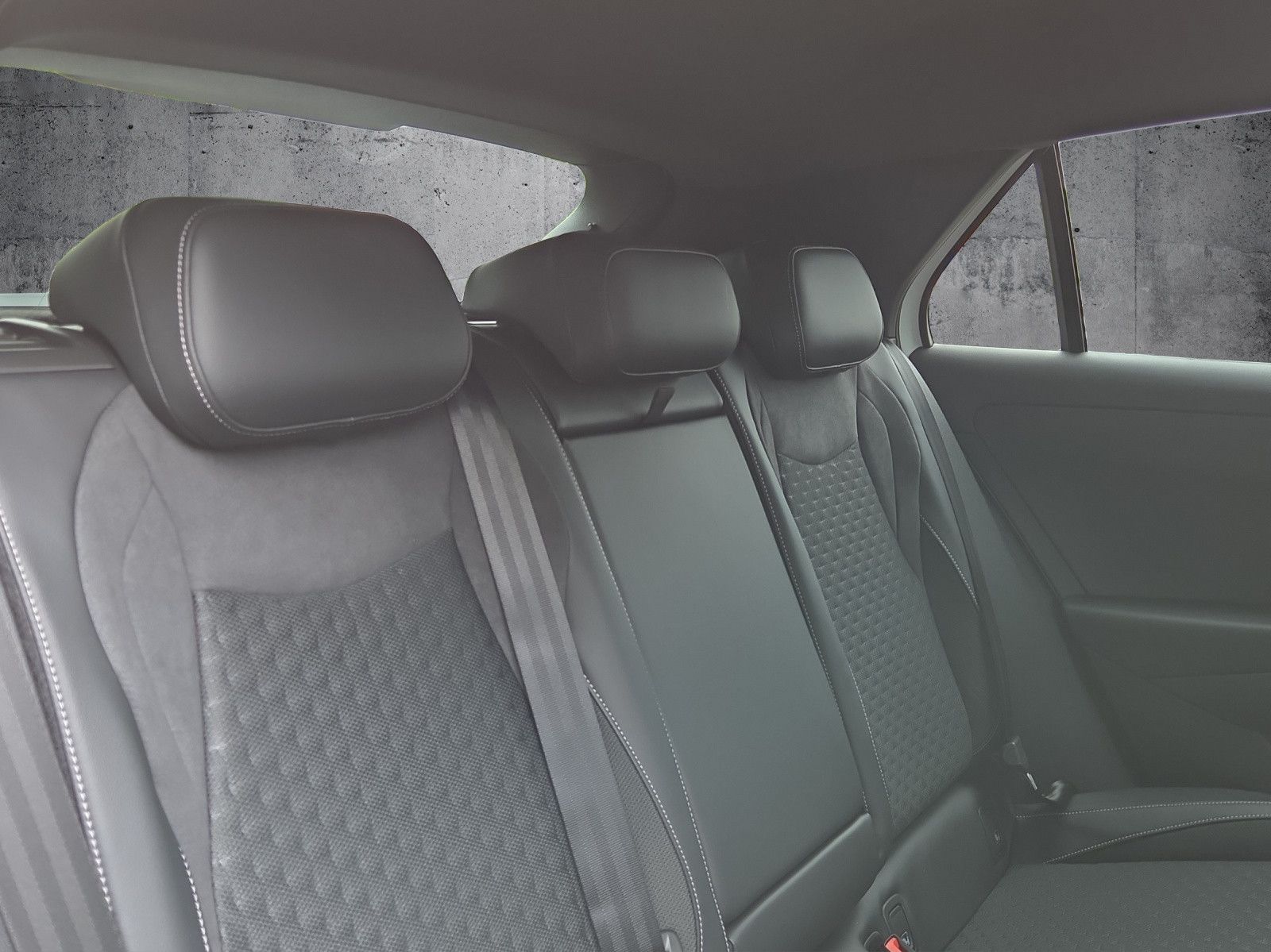 T-Roc R-Line 1.5 eTSI OPF DSG IQ.Light RFK AHK