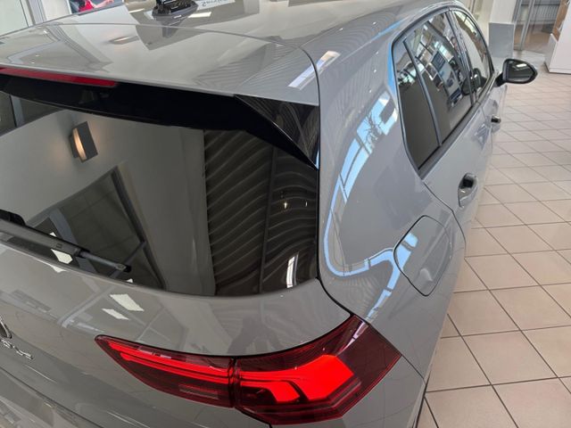 Golf VIII Life Facelift 1.5 TSI LED Navi Panoram