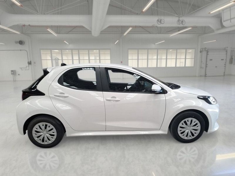 Toyota TOYOTA YARIS HYBRID 92CV ACTIVE 5 PORTE BERLINA imagem 3