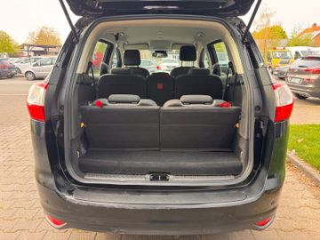Ford Grand C-Max - 12