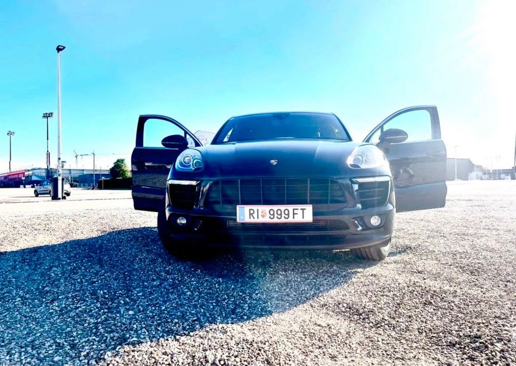 Image of Porsche Macan