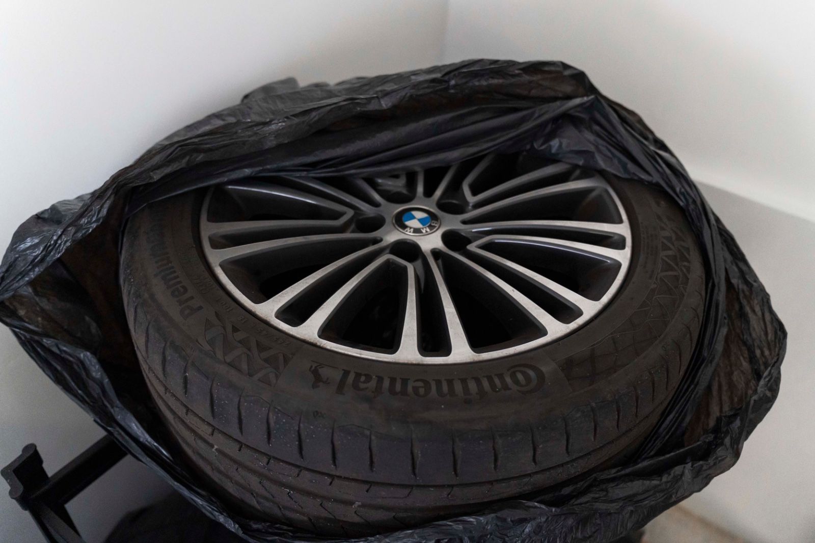 Fahrzeugabbildung BMW 520d xDrive SPORT SHADOW ACC LED H&K 360° TOTW