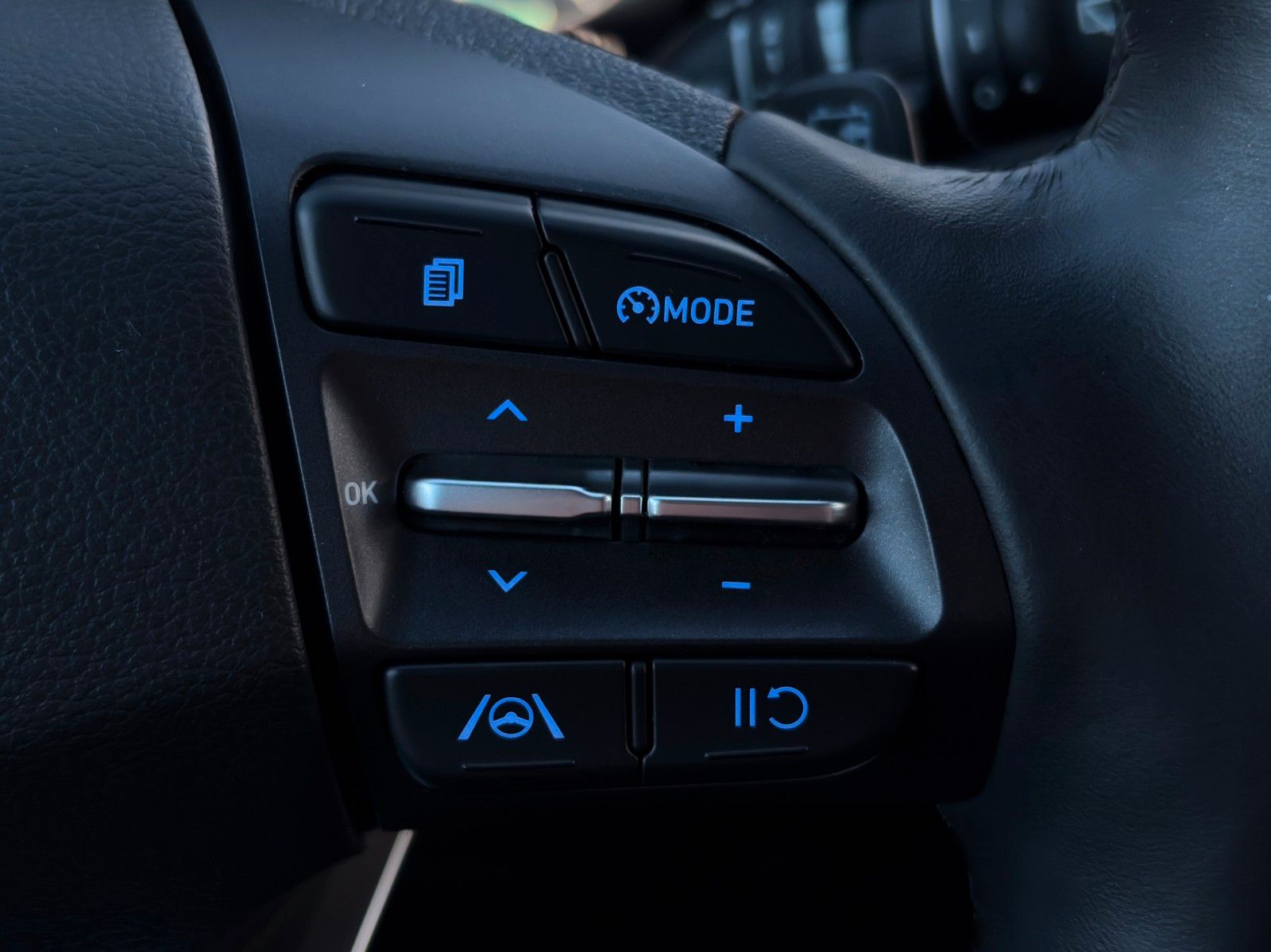 Fahrzeugabbildung Hyundai Kona Edition 30+ Elektro 2WD CarPlay LKA PDC LFA