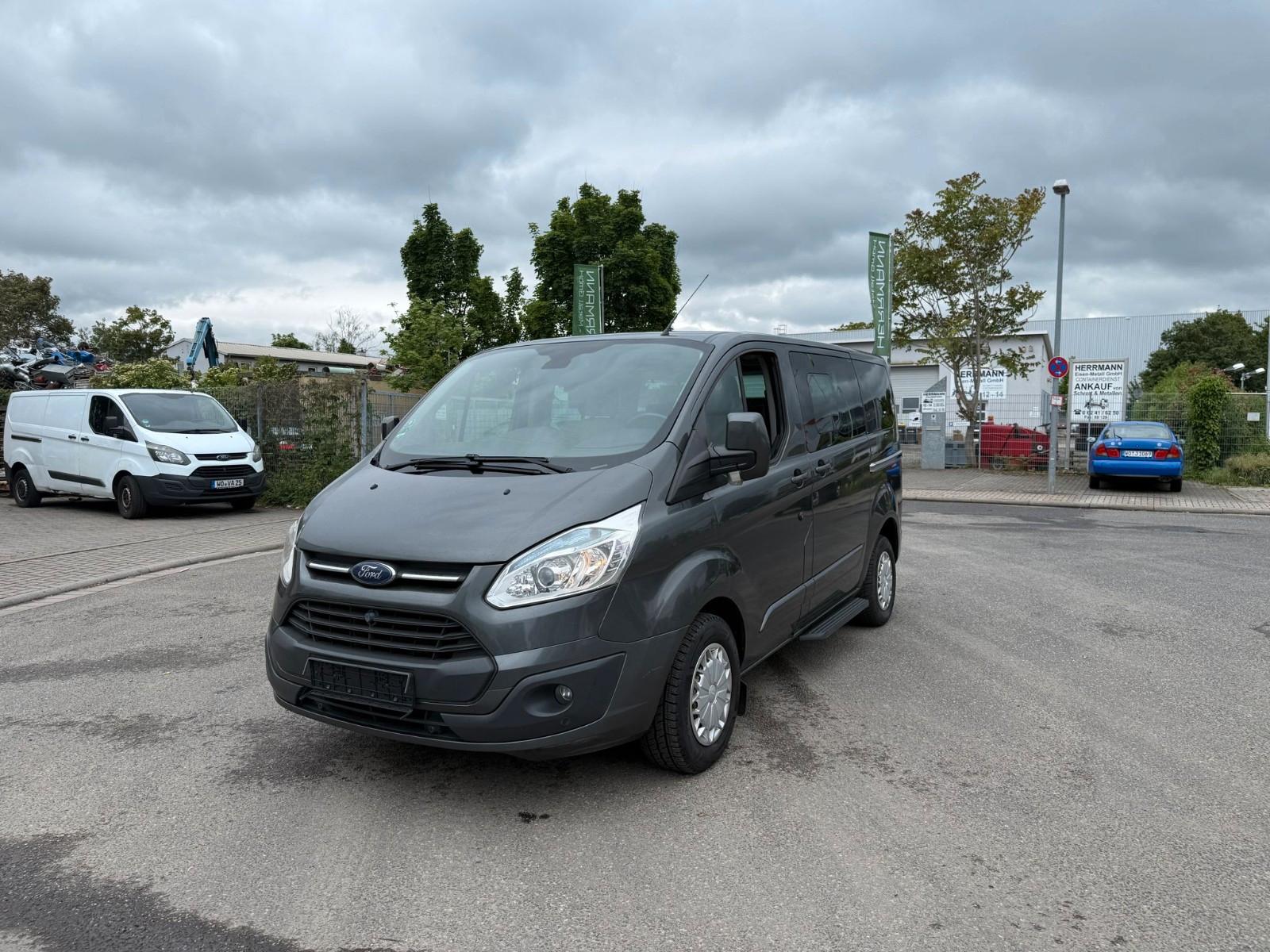 Ford Tourneo Custom Titanium 300 L1/8.Sitzer/Leder