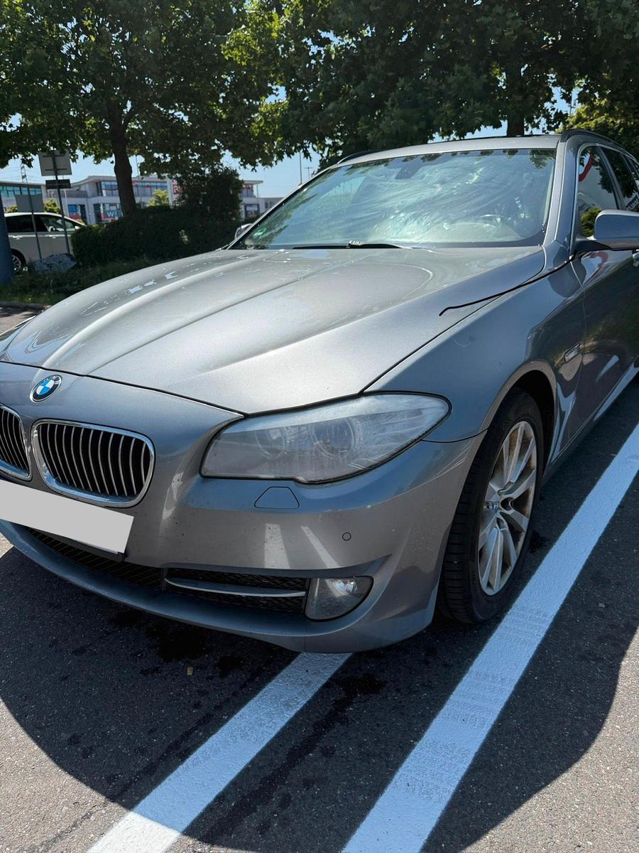 BMW 520 2013 — interior