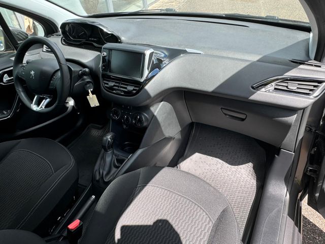 PEUGEOT 208 Active