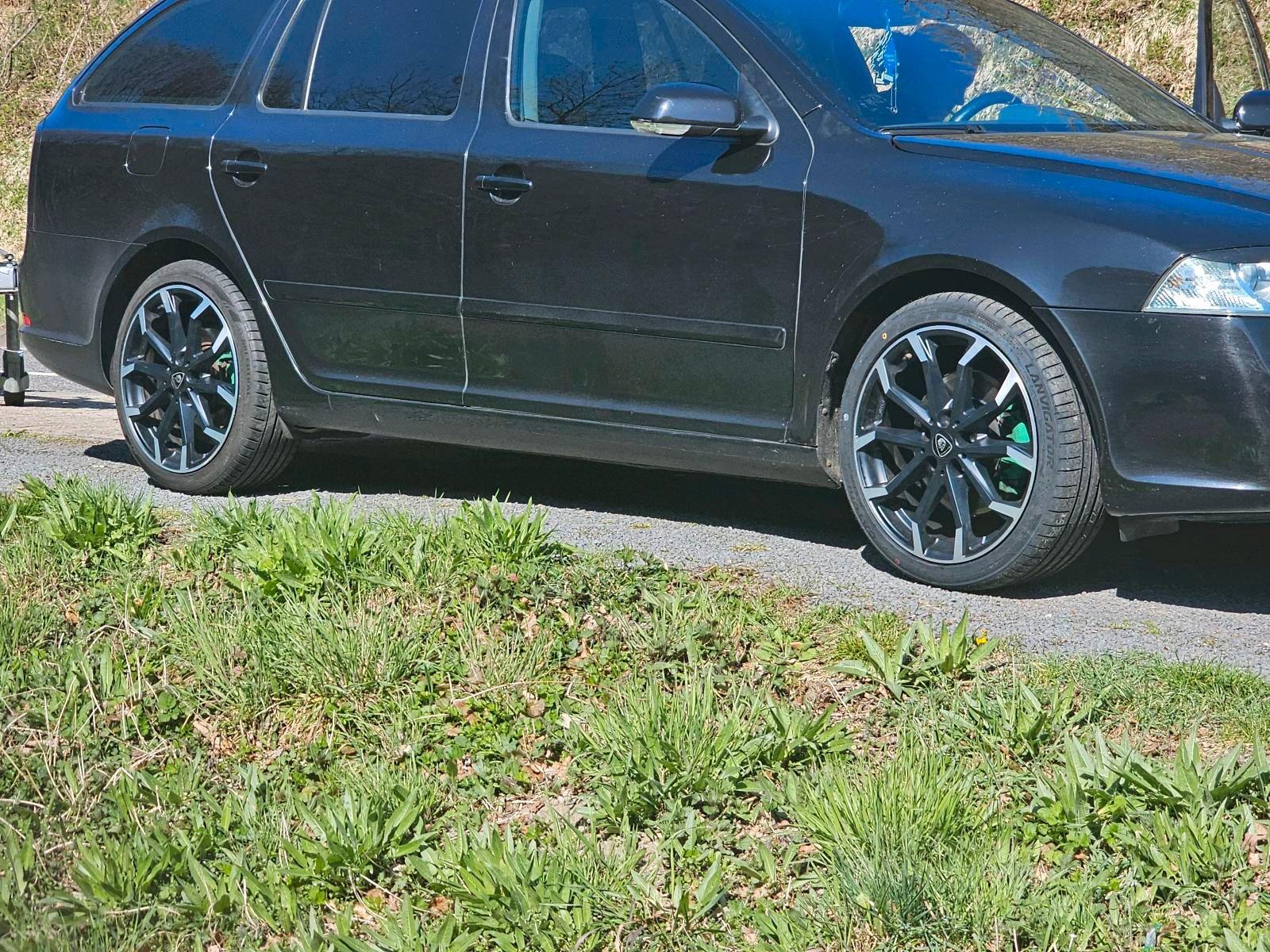 Skoda Octavia 2006 — салон