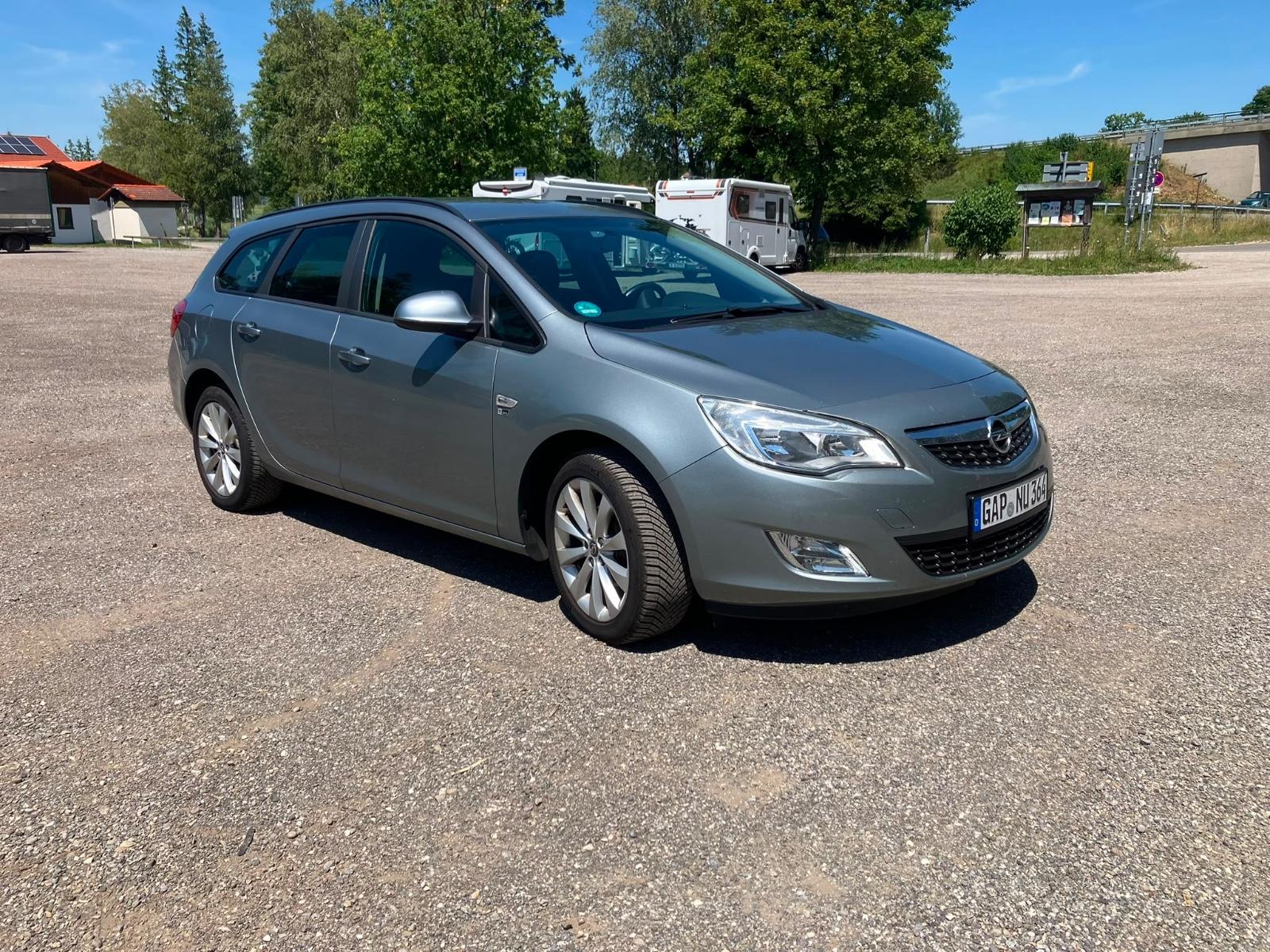 Opel Astra, 2012