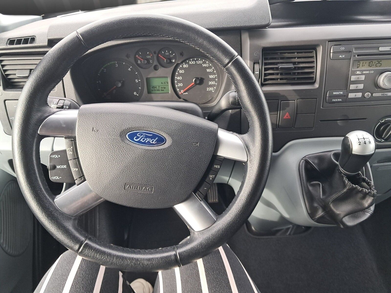 Fahrzeugabbildung Carado T 345 Fahrradträger,Radio,Heckbad