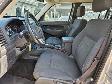 Jeep Cherokee - 8