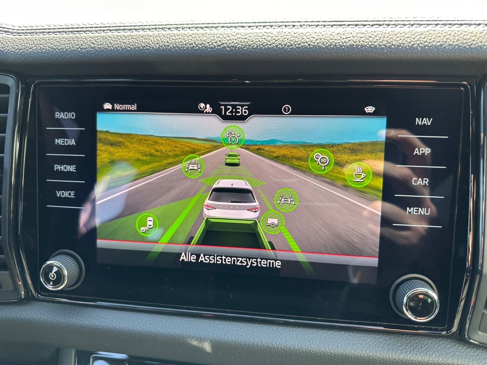 Fahrzeugabbildung SKODA Kodiaq Sportline 2.0 TDI 4x4 Matrix/AHK/ACC/Navi