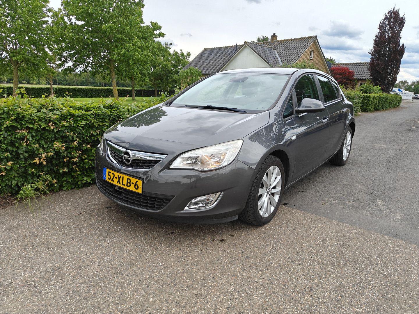 Opel Astra 1.4 Anniversary Edition AIRCO/NAVI BJ 2012