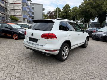 Volkswagen Touareg - 2