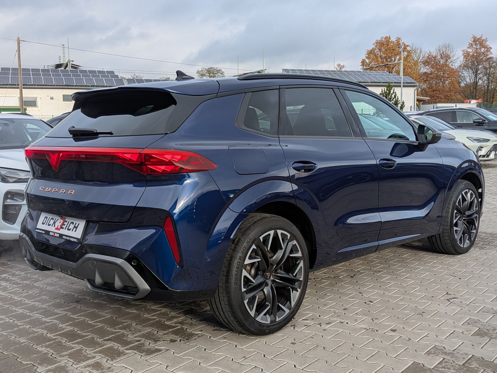 Fahrzeugabbildung CUPRA Terramar 2.0 TSI 4D VZ HUD*MATRIX*PANO*DCC*20"