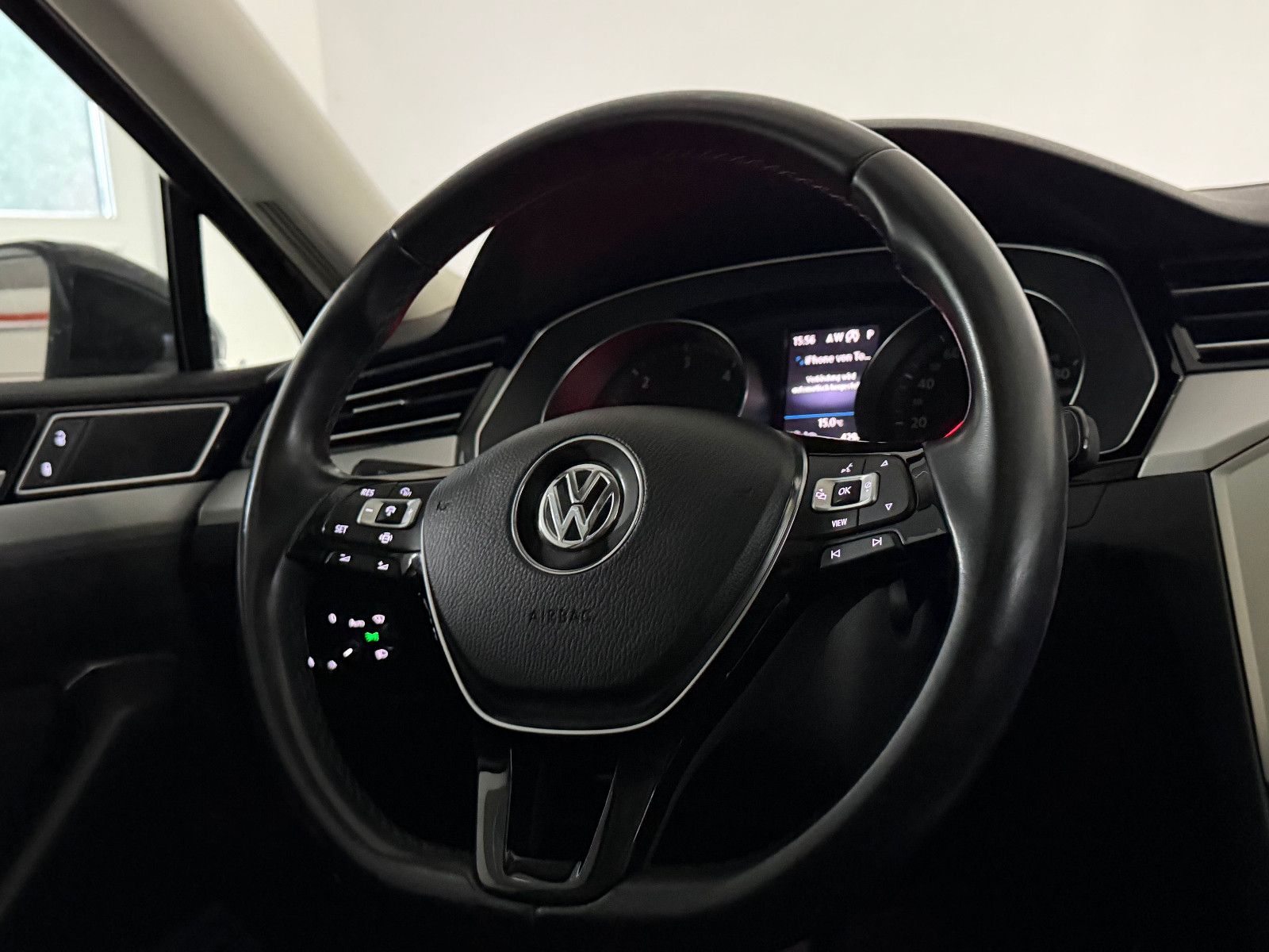 Fahrzeugabbildung Volkswagen Passat Variant Comfortline/ACC/HuD/LED/MASSAGE