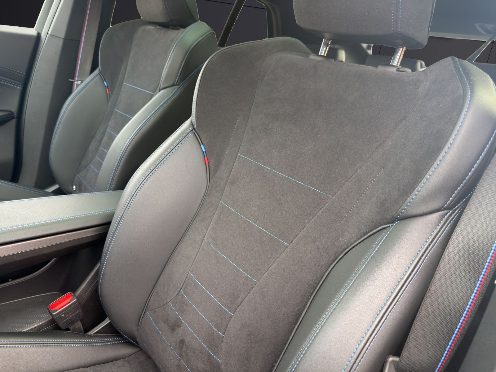 Fahrzeugabbildung BMW X2 sDrive M Sport*Head-up*Harman*360°Cam*DAB*