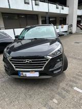 Hyundai TUCSON 1.6 Benzin LPG DSG Panoramadach AHK - Hyundai TUCSON Gebrauchtwagen in Lübeck