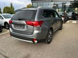 Mitsubishi Outlander 2.2 DI-D Top 4WD 7-Sitzer - Mitsubishi Outlander: Top