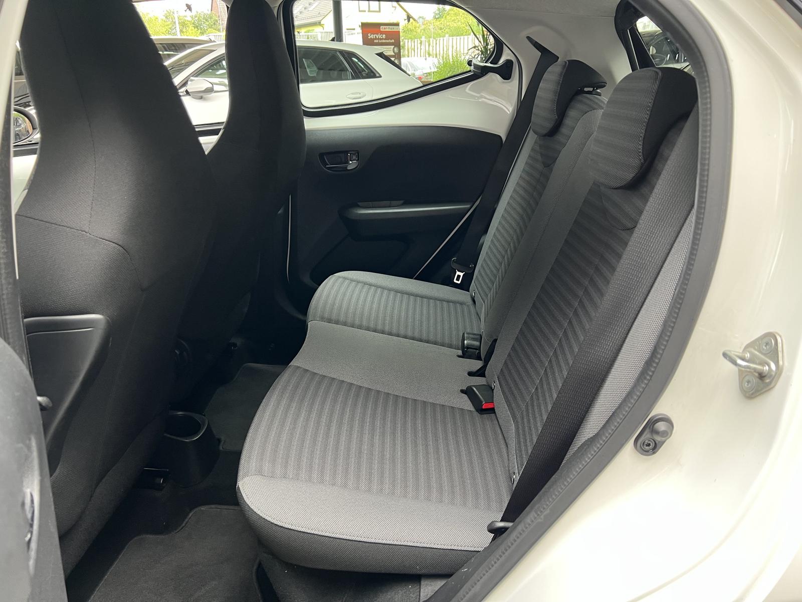 Toyota Aygo x-play connect CarPlay Klima Tempomat Touch