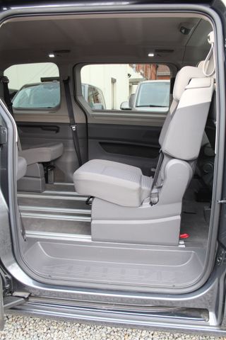 Volkswagen T7 Multivan 150PS DSG Navi LED AHK Kamera 1.Hand