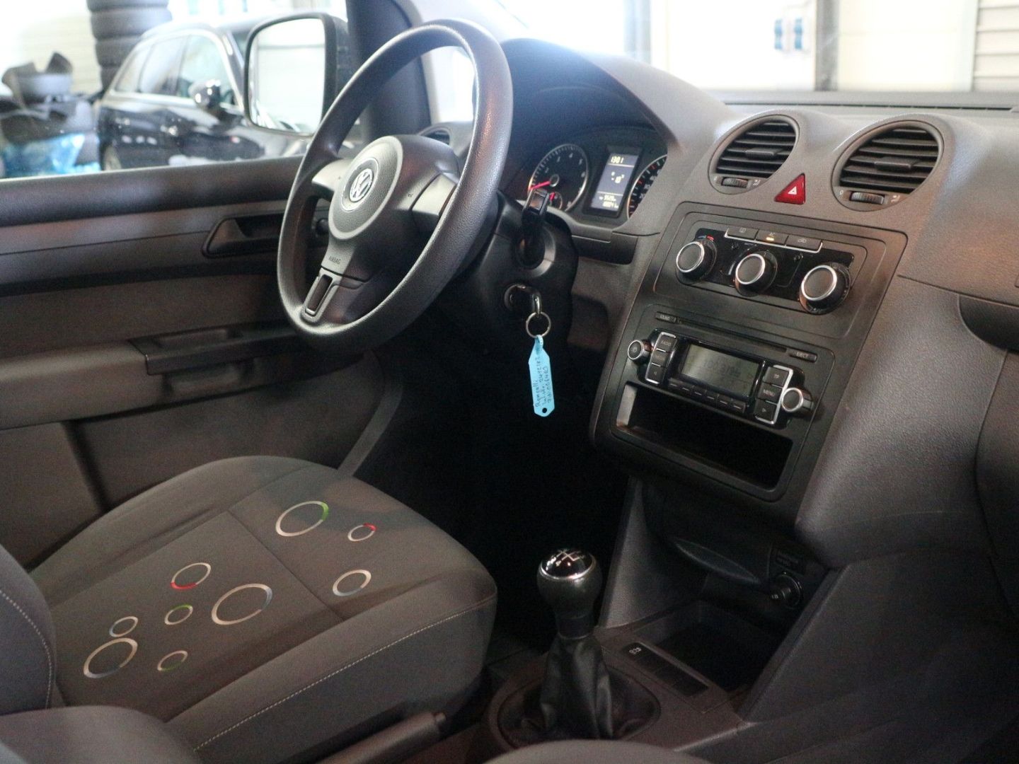 Fahrzeugabbildung Volkswagen Caddy TSI Roncalli 5-Sitzer AHK Klima PDC