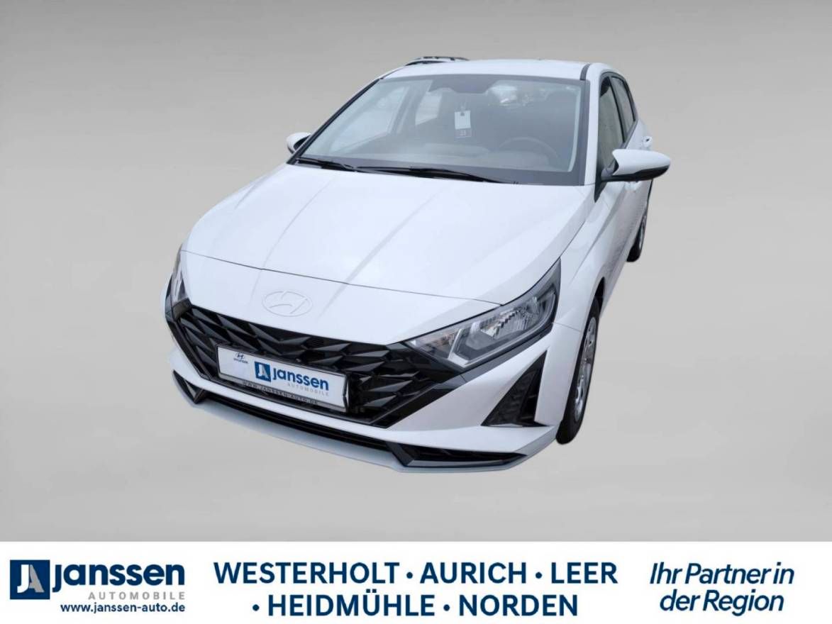 Fahrzeugabbildung Hyundai i20 Select Funktionspaket PDC Navi Rückfahrkamer