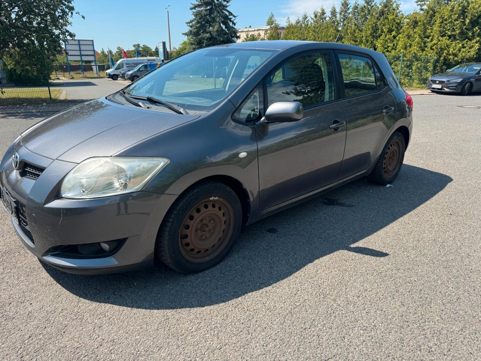 Toyota Auris 2,0-l-D-4D Life