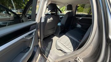 Volkswagen Touareg - 12