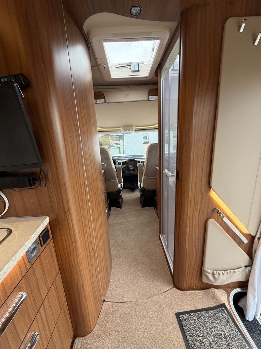 Fahrzeugabbildung HYMER / ERIBA / HYMERCAR B-Klasse 534 DL