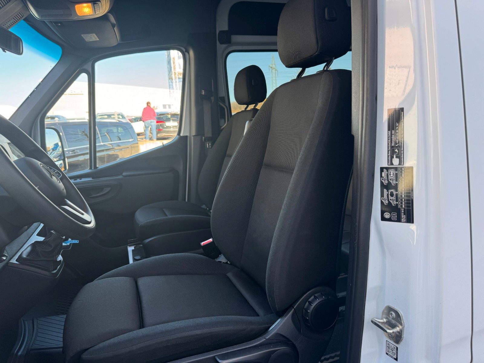 Fahrzeugabbildung Mercedes-Benz Sprinter 317 CDI Rollstuhl/Behinderten Lift