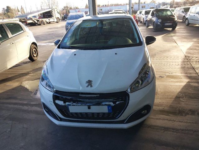 Peugeot 208 (2) 1.2I 82 STYLE