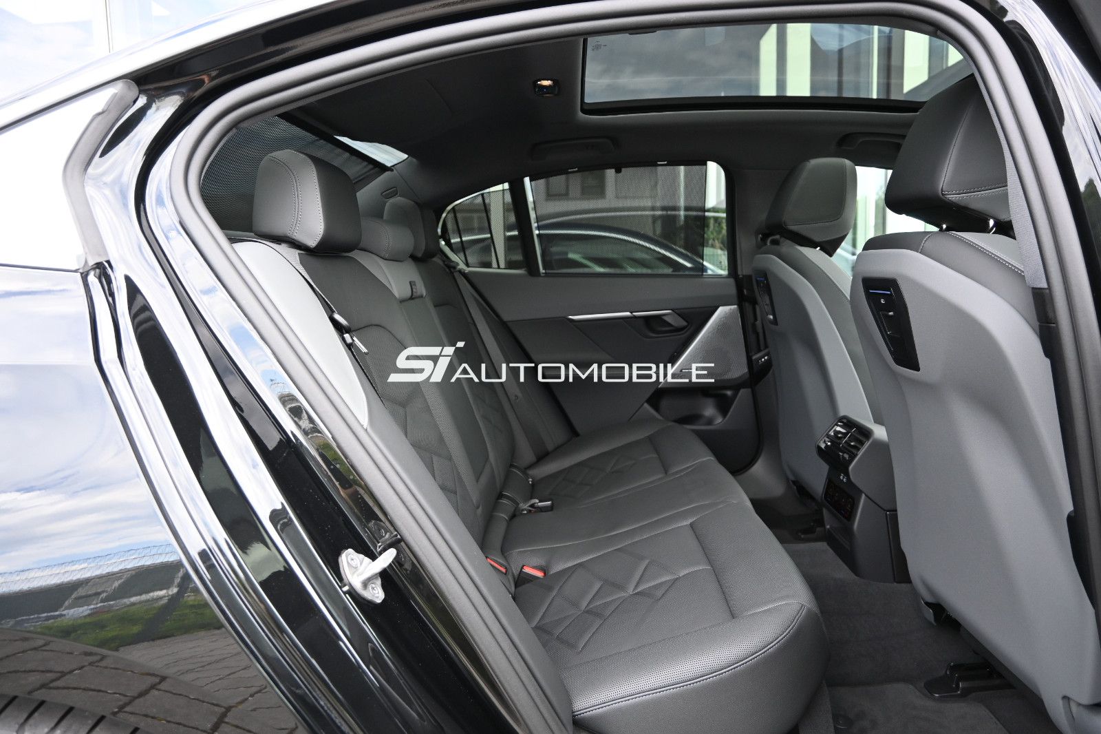 Fahrzeugabbildung BMW 520d xDr. °UVP 88.830€°MERINO°PANO°STHZG°360°