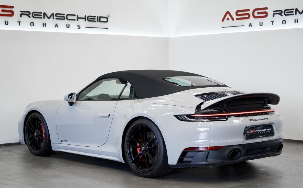 Porsche 992