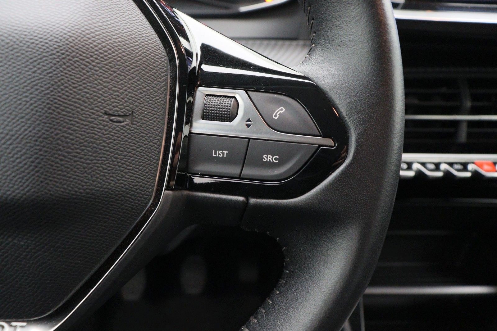 Fahrzeugabbildung Peugeot 208 1.2 Active