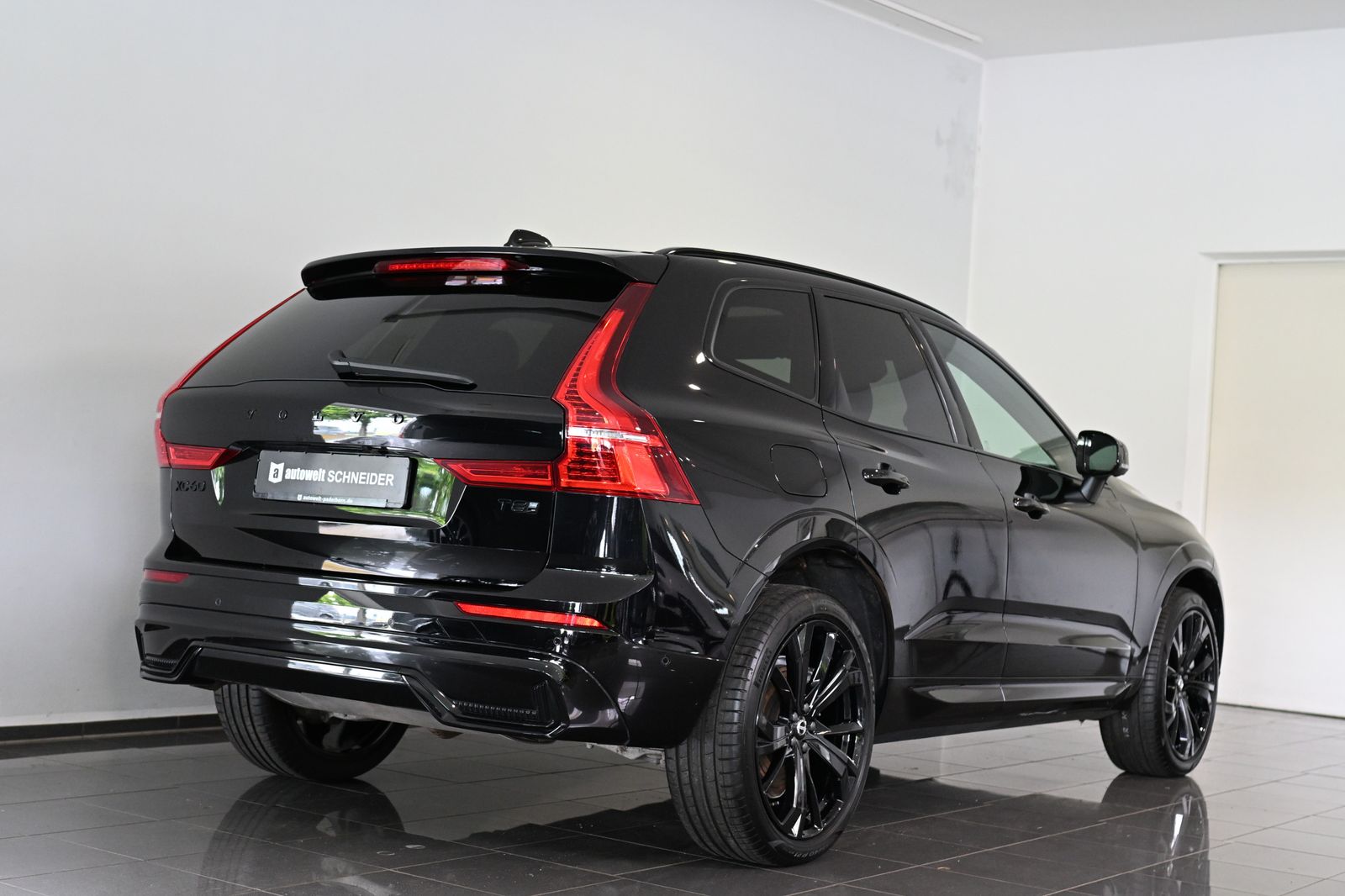 Volvo XC60 T8 Plug-In Hybrid AWD Black Edition AHK  imagem 2