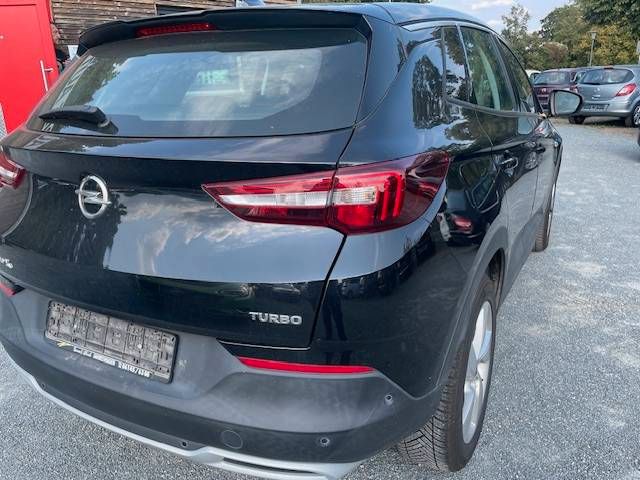 Fahrzeugabbildung Opel GRANDLAND X 1.2 Turbo Innovation AT