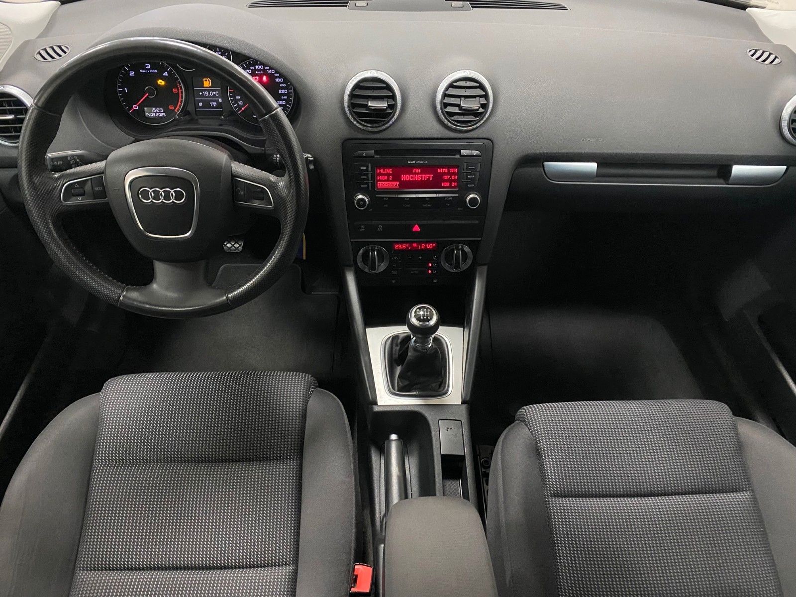 Fahrzeugabbildung Audi A3 2.0 TDI Ambition Sportback+GARANTIE+17"ALU+BC