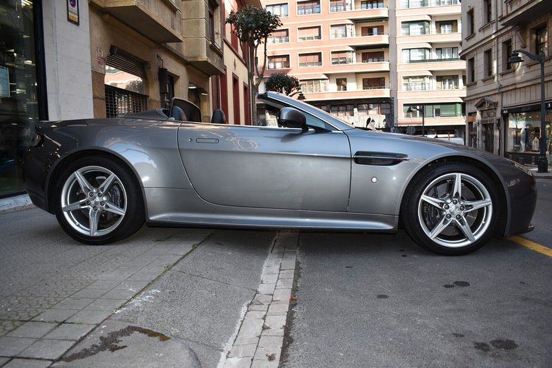 Aston Martin V8 Vantage