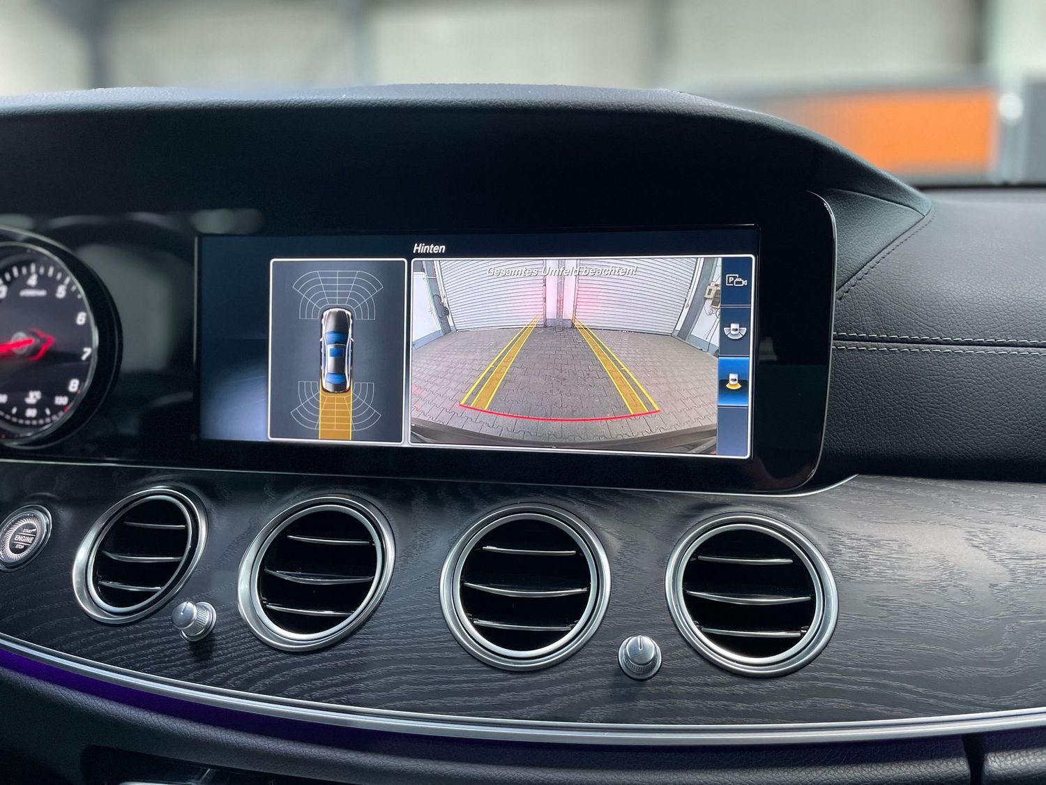 Fahrzeugabbildung Mercedes-Benz E 200 AMG#LED#Kamera#Spur#Alcantara#Ambiente