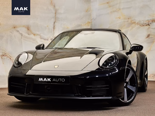Porsche 992 3.0 Carrera , SportDesign, 21", pano, Bose,