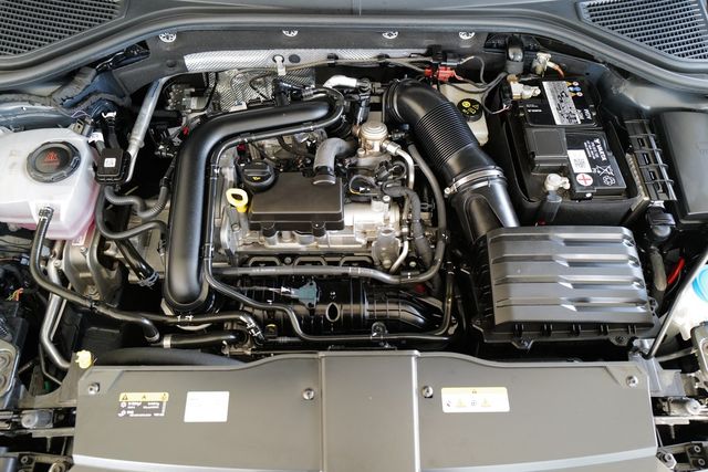 Volkswagen T-Roc 1.0TSI Active LED Navi StHz Kamera el.Heck