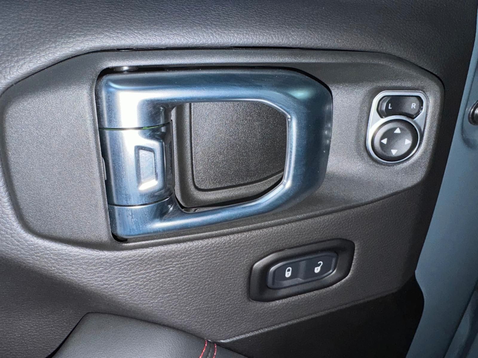 Fahrzeugabbildung Jeep MOAB 392-6.4L HEMI V8-WINDE-SKY ONE-35"
